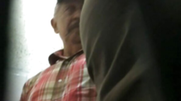 Ny horonan-tsary vetaveta telo misy kilasy voalohany miaraka amin'ny vehivavy sy lehilahy roa sexy