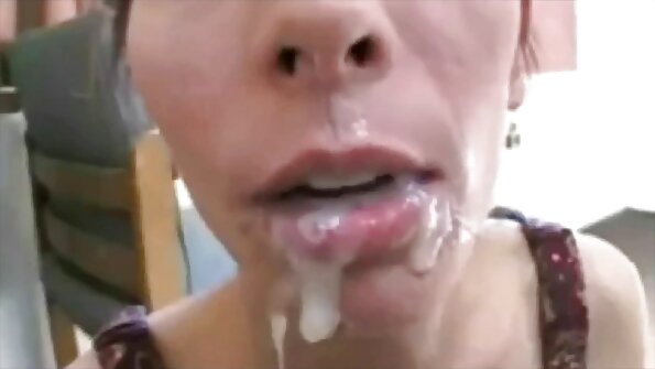 Mijoro 69 ary mifoka amin'ny slut pussy mando izay tia azy