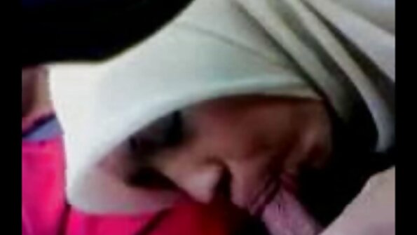 Afrikana babe dia mamelatra ny pussy ho fotsy dudes pecker