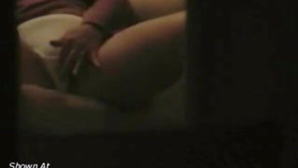 Milf birao babe maka a lehibe akoho mpiasa ao amin'ny pussy