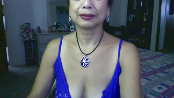 Mizara phallus amin'ny hetsika FFM mahafinaritra ireo kintan'ny pôrnôgrafia