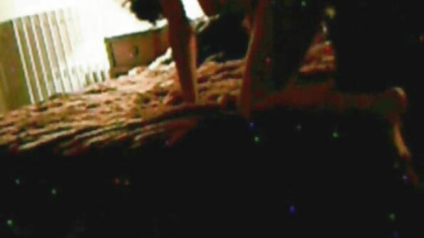 Ny mpanotra Foxy sy ny mpanjifany dia manao firaisana mafana fa tsy manotra
